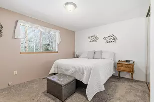 912 Mountain View Dr, Eagle Point, OR 97524 - Photo 20