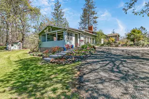 912 Mountain View Dr, Eagle Point, OR 97524 - Photo 42