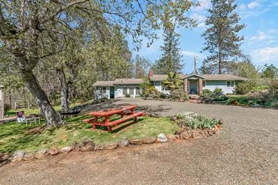 912 Mountain View Drive, Eagle Point, OR 97524 - Photo 44