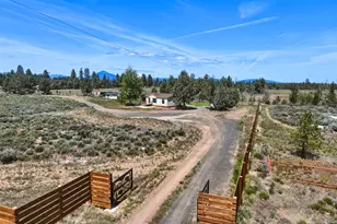 67395 Rabbitbrush Dr, Bend, OR 97703 - Photo 4