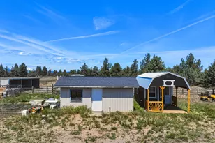 67395 Rabbitbrush Dr, Bend, OR 97703 - Photo 10