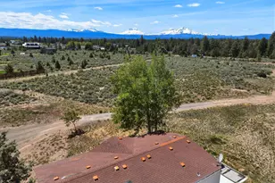 67395 Rabbitbrush Dr, Bend, OR 97703 - Photo 8