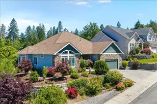 224 Landau Ln, Grants Pass, OR 97527 - Photo 2