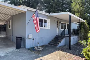 1095 Lee Roze Ln, Grants Pass, OR 97527 - Photo 1