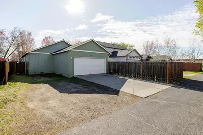 1263 NE 4th Street, Redmond, OR 97756 - Photo 38