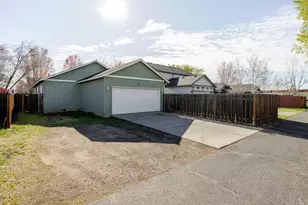 1263 NE 4th St, Redmond, OR 97756 - Photo 38