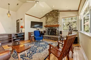 12054 Kestrel Rd, Klamath Falls, OR 97601 - Photo 10