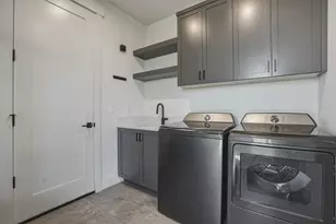 61281 McRoberts Ln, Bend, OR 97702 - Photo 18