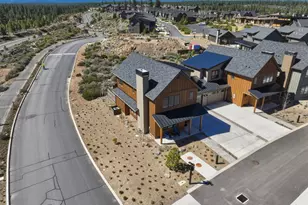 61281 McRoberts Ln, Bend, OR 97702 - Photo 2