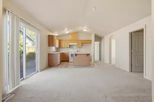 2879 NE Jackdaw Dr, Bend, OR 97701 - Photo 14