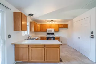 701 SW 23rd St, Redmond, OR 97756 - Photo 8