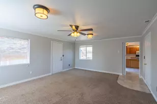 701 SW 23rd St, Redmond, OR 97756 - Photo 12