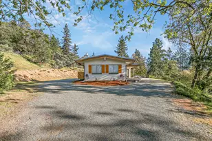 2555 Old Military Rd, Central Point, OR 97502 - Photo 22