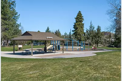 908 SE Stratford Court, Bend, OR 97702 - Photo 22