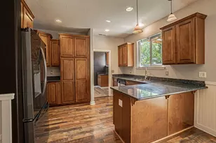 2702 Eagle Creek Dr, White City, OR 97503 - Photo 14