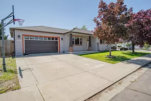 2702 Eagle Creek Dr, White City, OR 97503 - Photo 4