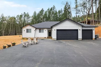 425 Bonnie Lane, Grants Pass, OR 97527 - Photo 1