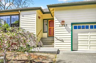 1027 Oak Knoll Dr, Ashland, OR 97520 - Photo 4