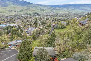 400 Fernwood Dr, Ashland, OR 97520 - Photo 48