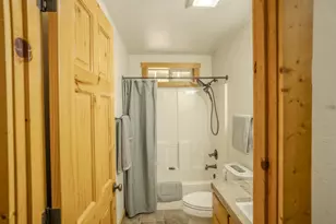 41650 Clover Creek Rd, Klamath Falls, OR 97601 - Photo 46