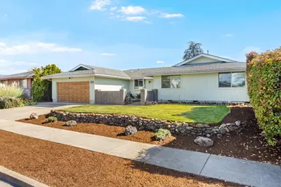 2384 Amaryllis Street, Medford, OR 97504 - Photo 2