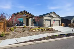 3638 SW 45th St, Redmond, OR 97756 - Photo 2