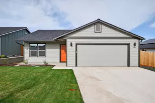 750 NE Rickenbacker Rd, Madras, OR 97741 - Photo 1