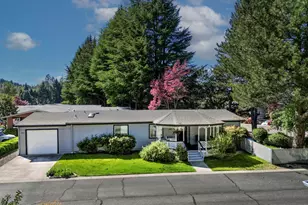 1010 Hemlock Ln, Grants Pass, OR 97527 - Photo 1