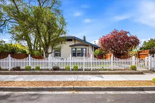 726 NW Birch Ave, Redmond, OR 97756 - Photo 2