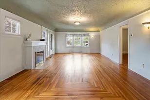 726 NW Birch Ave, Redmond, OR 97756 - Photo 8