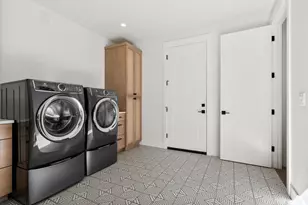 19896 Alderwood Cir, Bend, OR 97702 - Photo 34