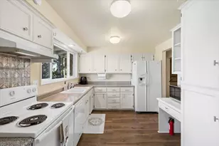 1120 Beswick Way, Ashland, OR 97520 - Photo 16