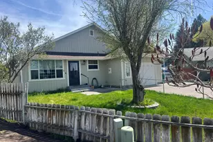 5581 Lockford Dr, Klamath Falls, OR 97603 - Photo 2