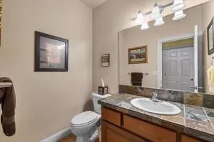 927 SE Briarwood Ct, Bend, OR 97702 - Photo 20