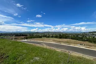 468 Pinnacle Ridge, Eagle Point, OR 97524 - Photo 1
