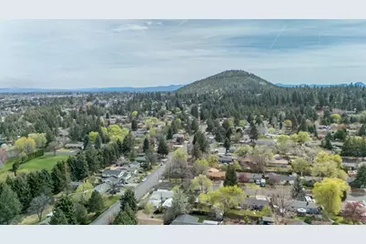 1382 NE Drost Drive, Bend, OR 97701 - Photo 4