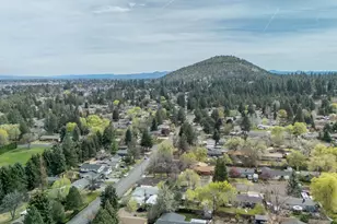 1382 NE Drost Dr, Bend, OR 97701 - Photo 4