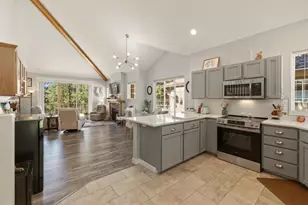 5048 Swallow Ct, Klamath Falls, OR 97601 - Photo 2