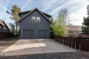 2936 NE Red Oak Dr, Bend, OR 97701 - Photo 2