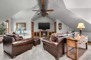 17010 Royal Coachman Dr, Sisters, OR 97759 - Photo 32