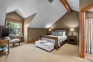 17010 Royal Coachman Dr, Sisters, OR 97759 - Photo 26