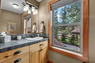 17010 Royal Coachman Dr, Sisters, OR 97759 - Photo 28