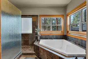 17010 Royal Coachman Dr, Sisters, OR 97759 - Photo 18