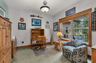 17010 Royal Coachman Dr, Sisters, OR 97759 - Photo 14