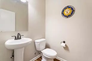 60411 Hedgewood Ln, Bend, OR 97702 - Photo 8