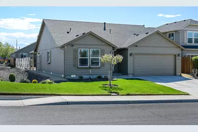 3312 NW Dogwood Avenue, Redmond, OR 97756 - Photo 2