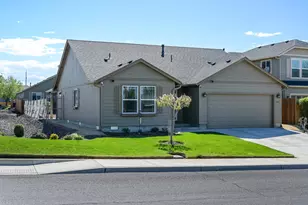 3312 NW Dogwood Ave, Redmond, OR 97756 - Photo 2