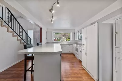 1245 Valley View Drive, Medford, OR 97504 - Photo 8