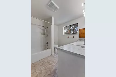 1245 Valley View Drive, Medford, OR 97504 - Photo 18