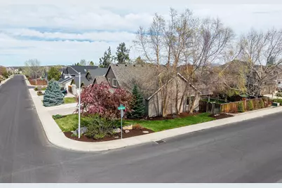 2546 NW 22nd Street, Redmond, OR 97756 - Photo 48